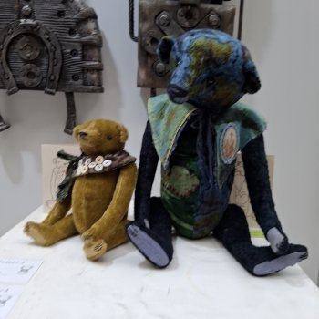 Мишка с куклою