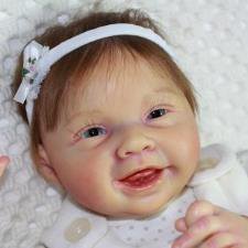 Арья - веселая малышка