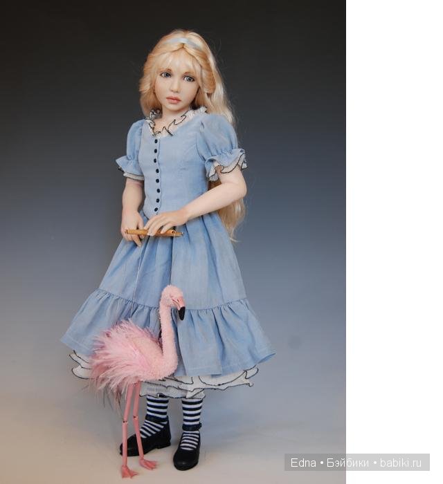 Алиса и кукольный фламинго