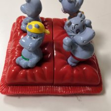 Киндер. Макси. Бегемоты на подушке. Печатающие