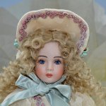 Волшебная фарфоровая кукла Вера от Мари Осмонд