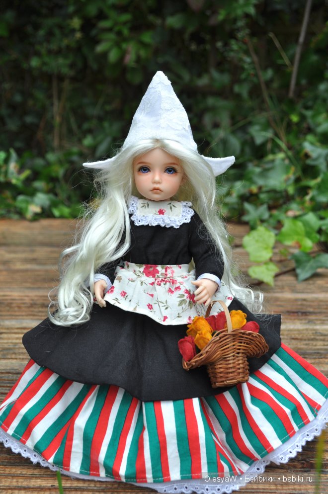 Элин примеряет голландский национальный костюм (Elin Iplehouse) | Бэйбики Элин примеряет голландский национальный костюм (Elin Iplehouse) (фото 7)