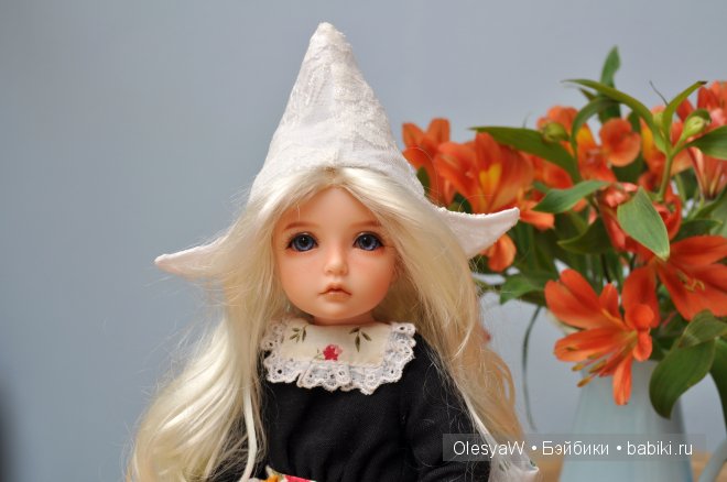 Элин примеряет голландский национальный костюм (Elin Iplehouse) | Бэйбики Элин примеряет голландский национальный костюм (Elin Iplehouse) (фото 4)