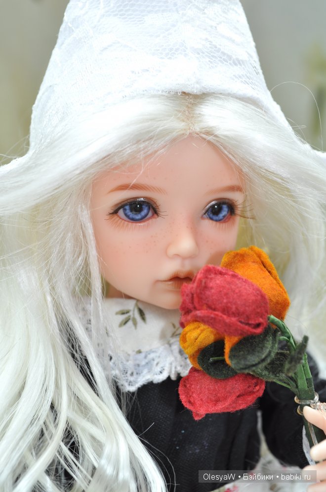 Элин примеряет голландский национальный костюм (Elin Iplehouse) | Бэйбики Элин примеряет голландский национальный костюм (Elin Iplehouse) (фото 5)