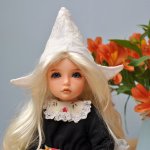 Элин примеряет голландский национальный костюм (Elin Iplehouse)