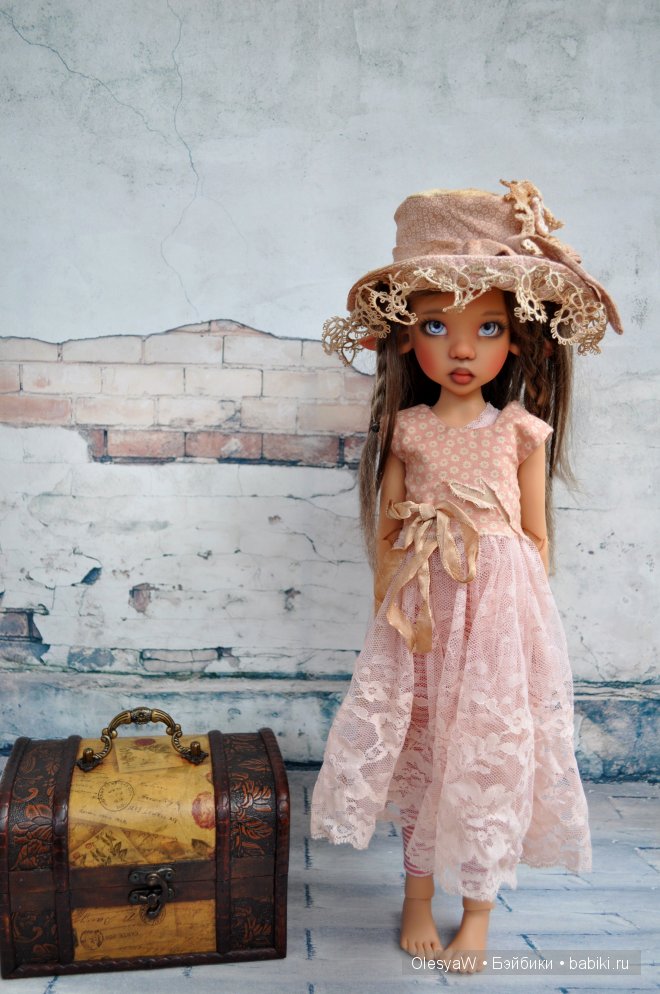 Ларисса почти на дне... (Laryssa Kaye Wiggs) (фото 3)