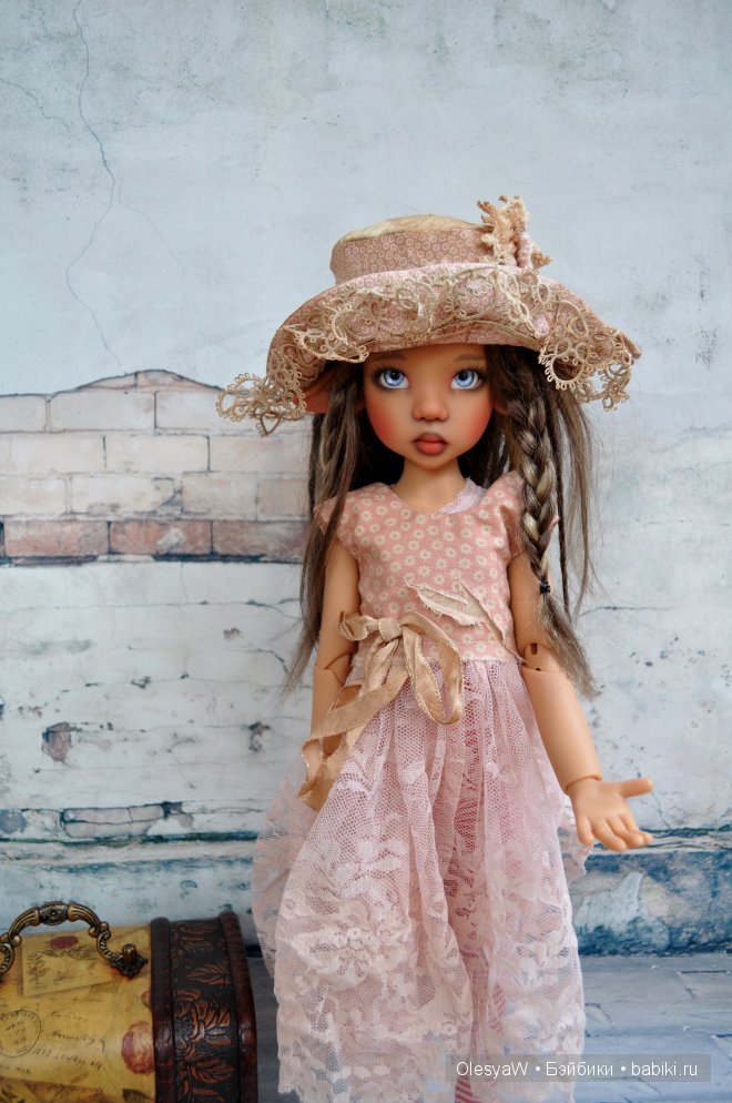 Ларисса почти на дне... (Laryssa Kaye Wiggs)