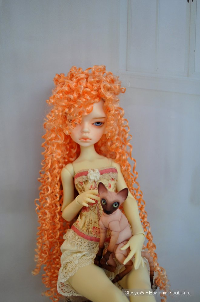 DIM Laia на теле Lillycat