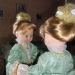 Hаши куклы тоже достойны красивых нарядов