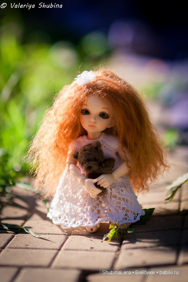 Мишель с новой сестренкой на прогулке (фото 5)