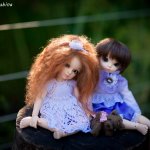 Мишель с новой сестренкой на прогулке