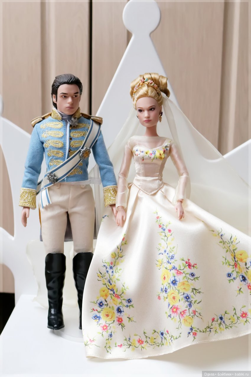 Золушка и принц от DISNEY