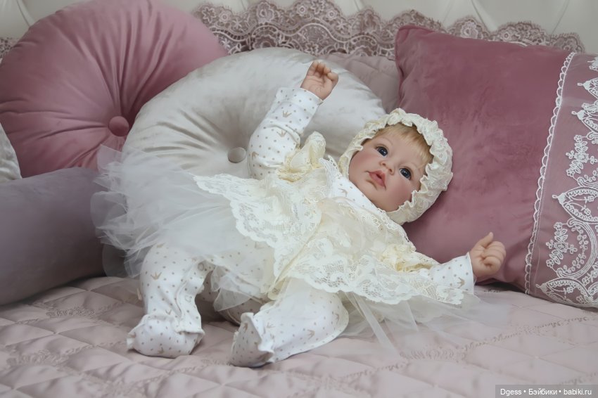 Adored и Blessings of Hope от Lee Middleton Doll