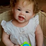 Девочка Дашутка