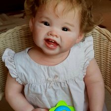 Девочка Дашутка