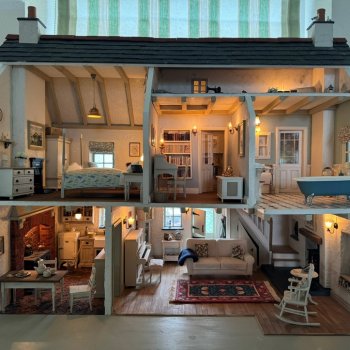 Миниатюрный уют в 1:12: Тот самый белый дом Шэрон Этцель