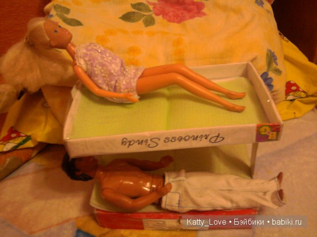 Очень простая двухэтажная кроватка для кукол Barbie, мини мастер-класс