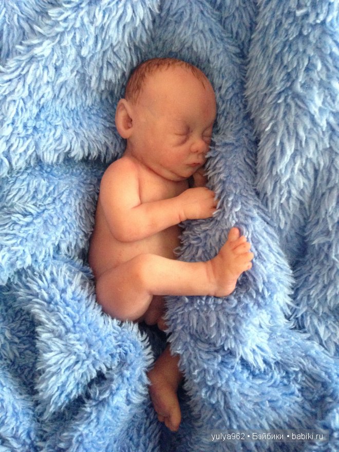 Сладко спящие двойнята