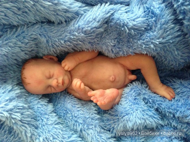 Сладко спящие двойнята