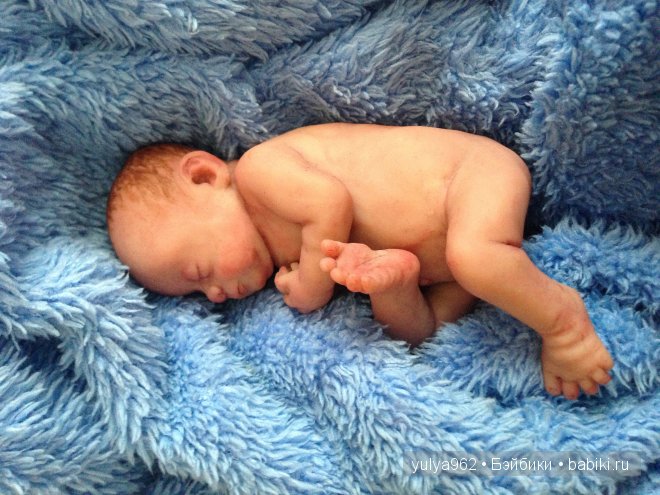 Сладко спящие двойнята
