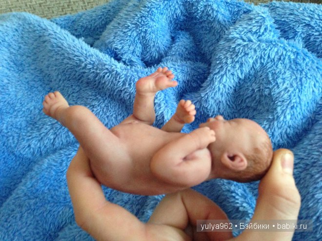 Сладко спящие двойнята