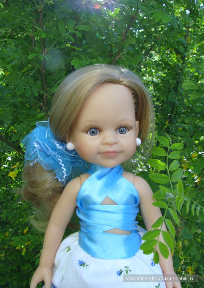 Первые цветы, которые цветут у нас... Моя прогулка с куклой Клеопатра от Paola Reina