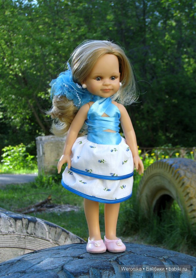 Первые цветы, которые цветут у нас... Моя прогулка с куклой Клеопатра от Paola Reina