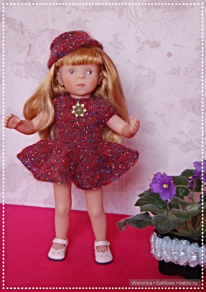 Новые вязанные наряды для любимых девочек Minouche и Paola Reina