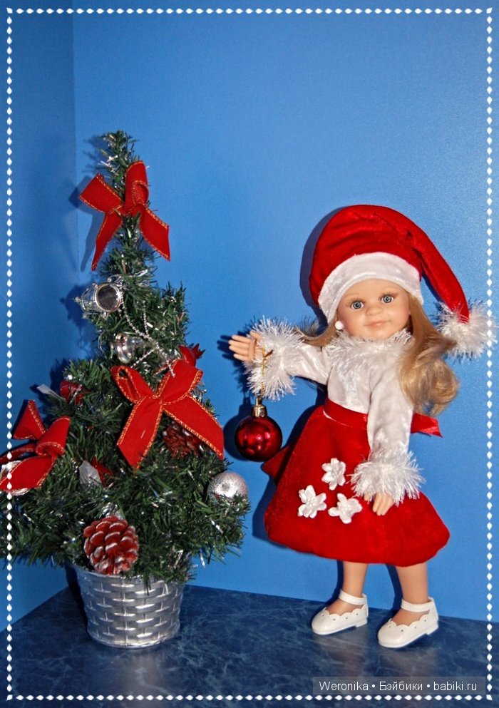 Новогодний комплект "Санта". Подарок от феечки для куклы Клеопатры от Paola Reina (фото 3)