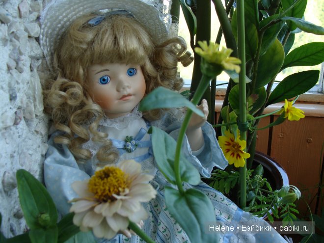 The Classique Collection Porcelain Doll, Rachel