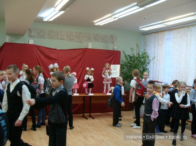 Выставка кукол в школе № 1 г. Ковдор Мурманской области