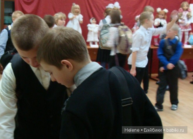 Выставка кукол в школе № 1 г. Ковдор Мурманской области