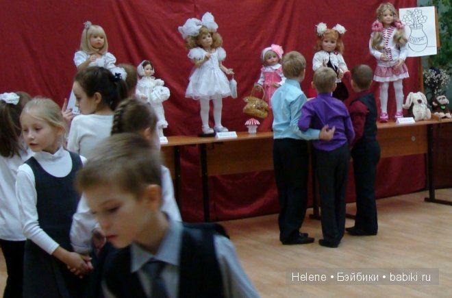 Выставка кукол в школе № 1 г. Ковдор Мурманской области