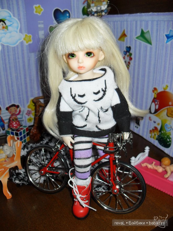 Девочка Женя и ее квартира.Куклы БЖД. мебель