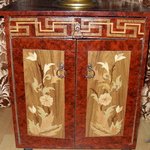 Еще мебель в женском исполнении