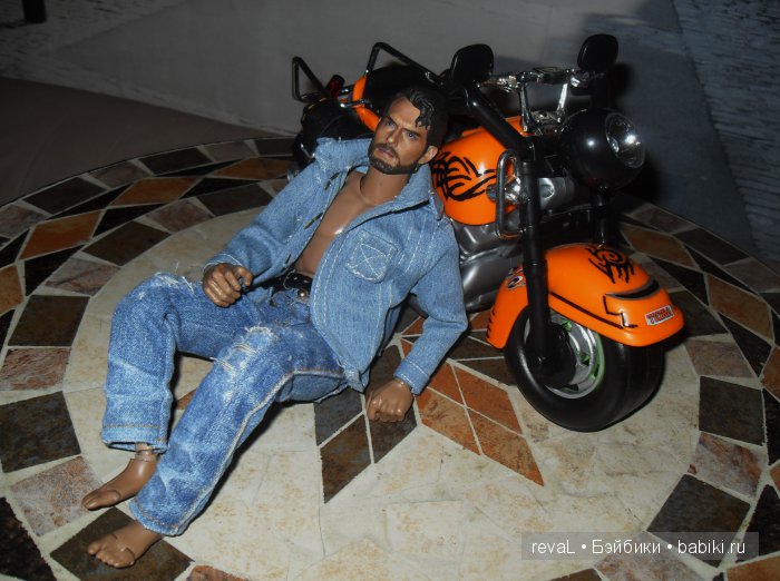 экш-фигурки, Тед Рассел, Я-Любаша Рева