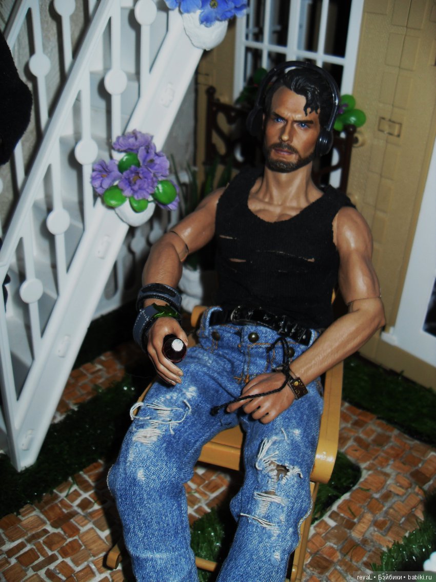 экшн-фигурки, Я-Любаша Рева