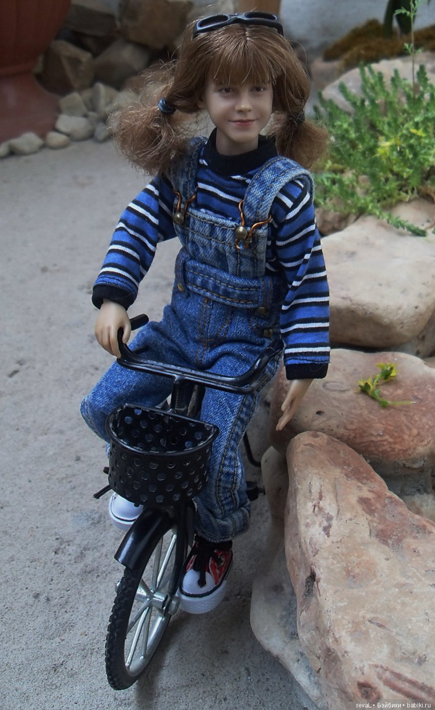 экшен-фигуры, Я-Любаша Рева,revaL