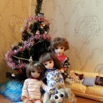 Мы наряжаем ёлку.