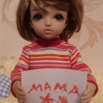 Аленка учится читать.