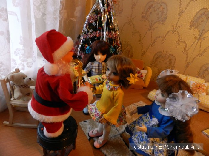 А к нам приходил дед Мороз