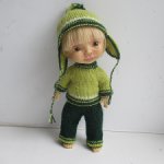 Зеленый костюм.