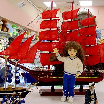 Иришка приглашает на экскурсию.  Едем дальше.