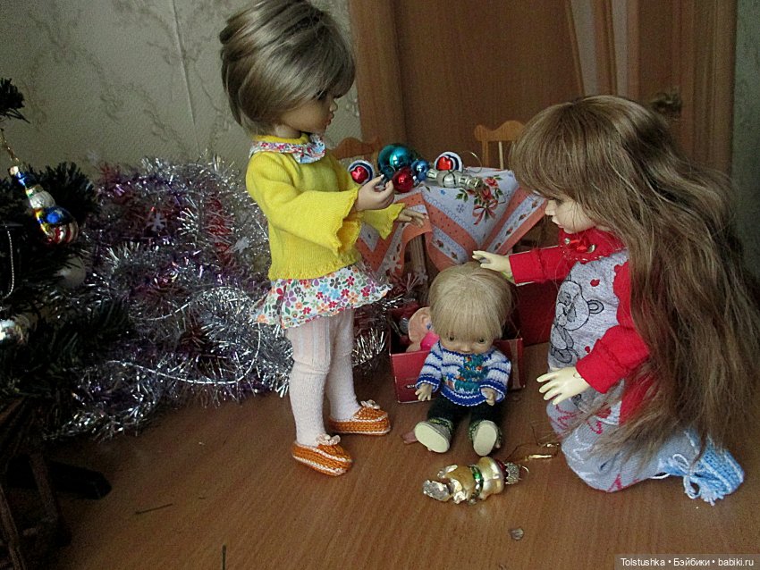 Как мы елку наряжали | Бэйбики Как мы елку наряжали — Куклы Iplehouse (Иплхаус): BJD (БЖД)