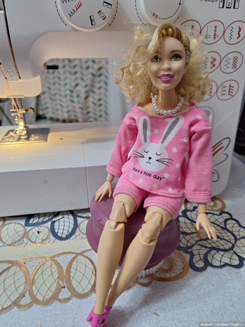 Варенька в пижамке.