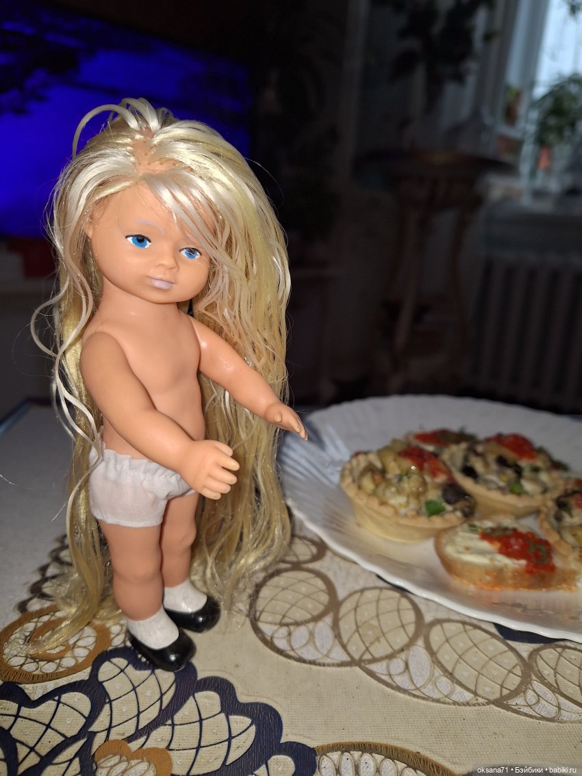 Малышки ГДР .Новенькая или Полочка для Тебби