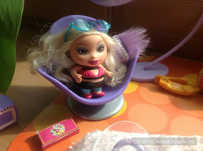 Nia & Zia - Shorties doll, Mattel