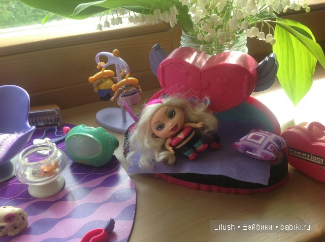 Nia & Zia - Shorties doll, Mattel