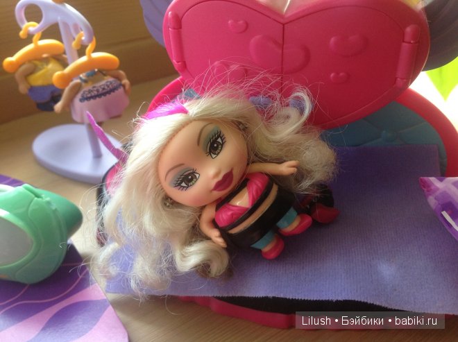 Nia & Zia - Shorties doll, Mattel