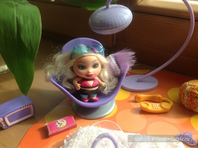 Nia & Zia - Shorties doll, Mattel